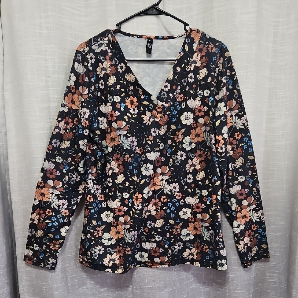 Elegant Floral V-Neck Blouse